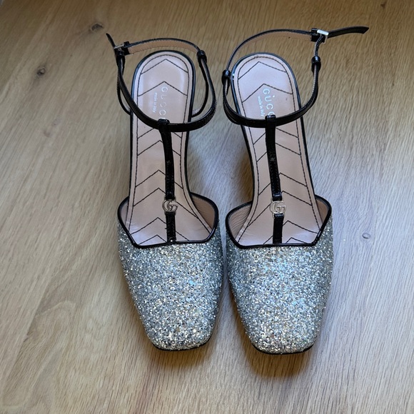 Gucci Shoes - Gucci Silver Glitter T-Strap Ankle Pumps